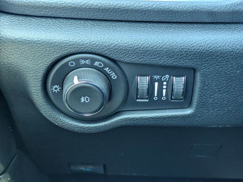 New 2026 Chrysler Pacifica Limited FWD image 18