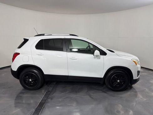Used 2016 Chevrolet Trax LT FWD image 4