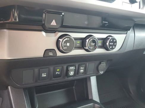 Used 2018 Toyota Tacoma SR5 RWD image 24