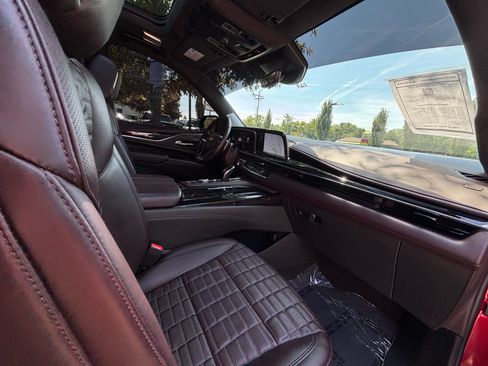 Used 2023 Cadillac Escalade ESV V AWD/4WD image 20