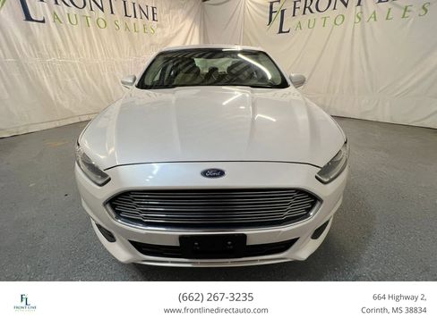 Used 2016 Ford Fusion SE w/ Equipment Group 202A FWD image 2