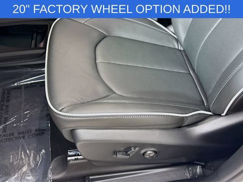 New 2027 Chrysler Pacifica Limited AWD/4WD image 18