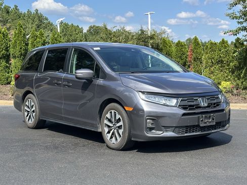 Used 2025 Honda Odyssey EX-L image 2