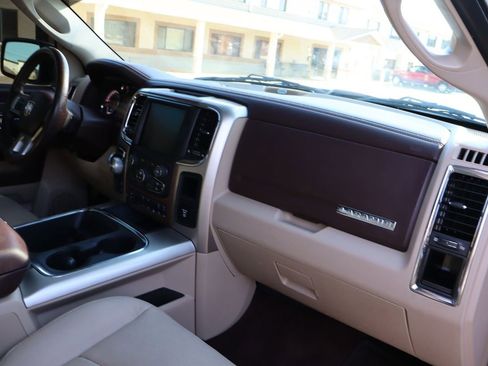 Used 2017 RAM 1500 Laramie w/ Convenience Group image 17