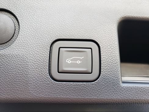 New 2026 Chevrolet Equinox LT w/ Convenience Package II image 12