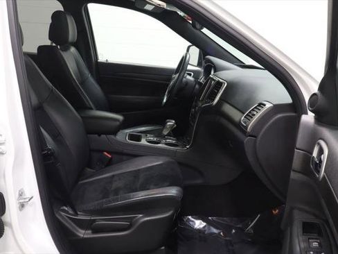 Certified 2018 Jeep Grand Cherokee Altitude AWD/4WD image 16