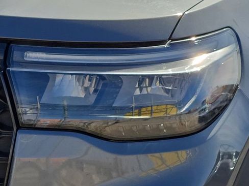 Used 2025 Ford Explorer ST-Line w/ ST-Line Street Pack image 8