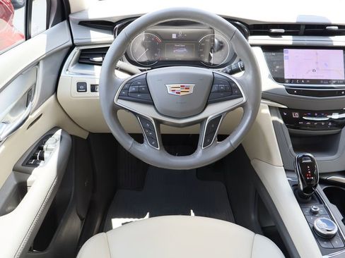 Used 2023 Cadillac XT5 Premium Luxury FWD image 24