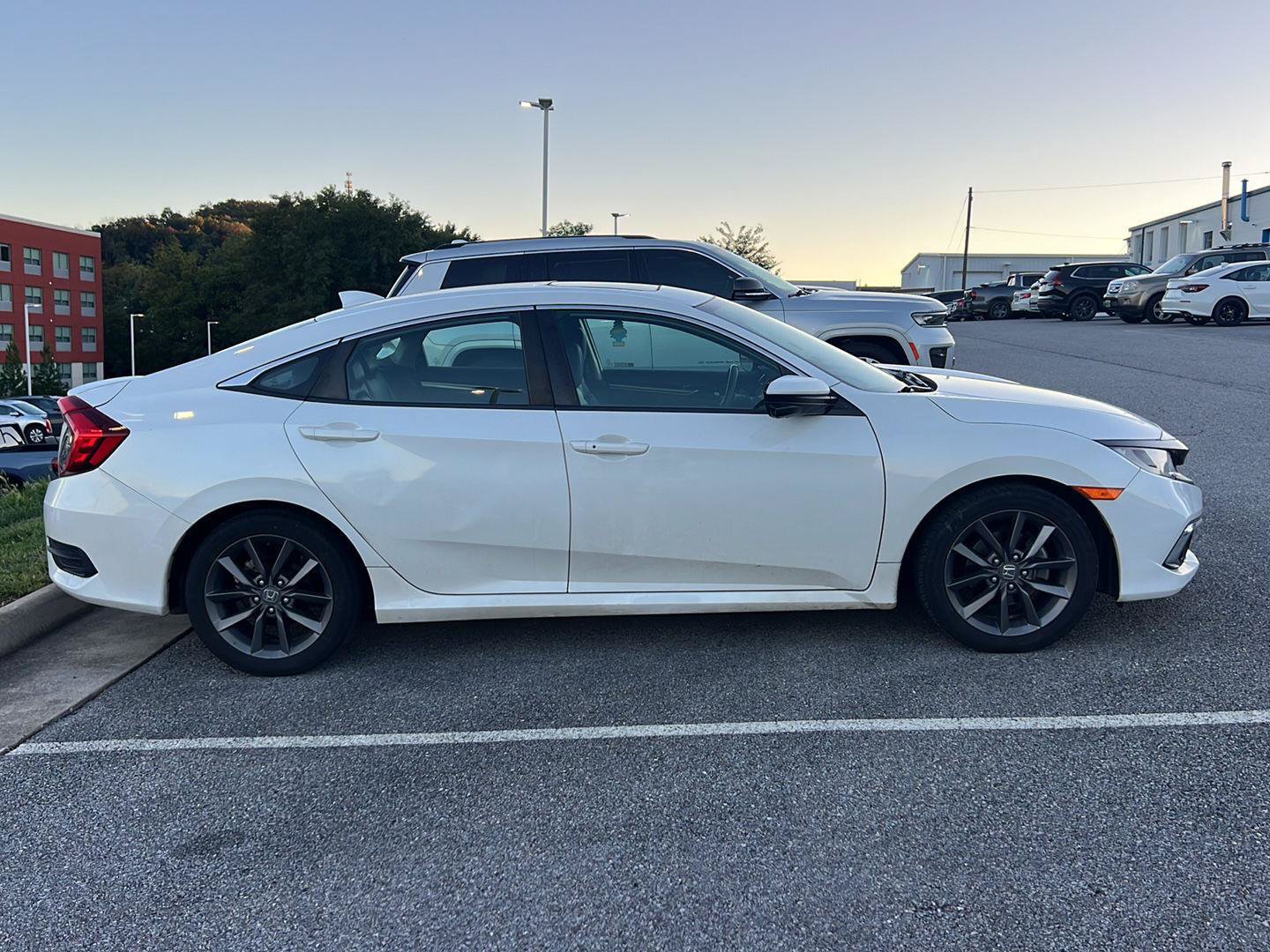 Used 2021 Honda Civic EX-L image 6