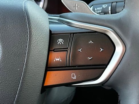 Used 2023 Lexus RZ 450e Premium image 17