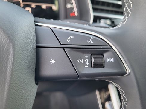 New 2025 Audi Q8 Premium image 17