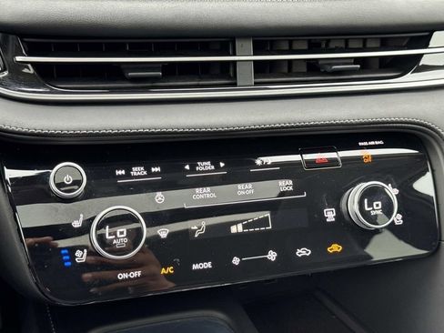 Certified 2025 INFINITI QX60 Luxe image 29