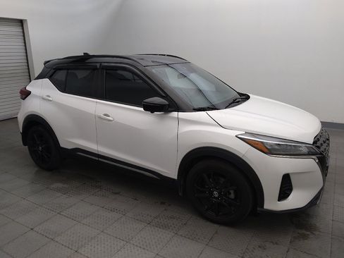 Used 2021 Nissan Kicks SR FWD image 11