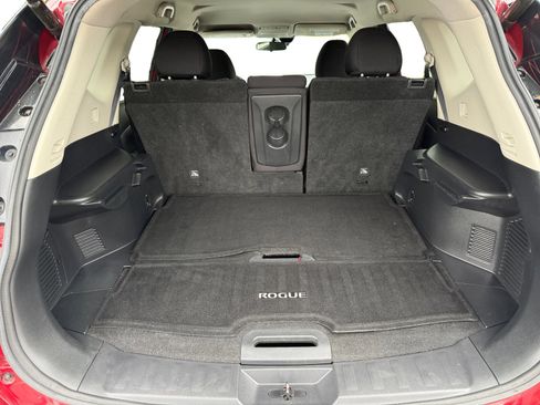Used 2019 Nissan Rogue SV w/ Premium Package AWD/4WD image 17