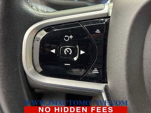 Used 2017 Volvo XC90 T6 Momentum w/ Vision Package image 41