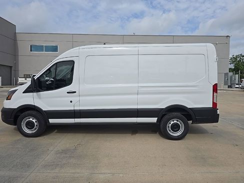 New 2025 Ford Transit 250 148 Medium Roof RWD image 5