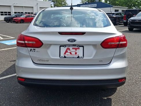 Used 2015 Ford Focus SE FWD image 5