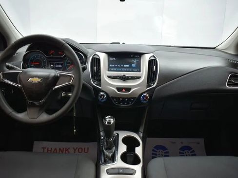 Used 2018 Chevrolet Cruze LS FWD image 18
