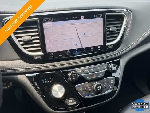Used 2025 Chrysler Pacifica Select w/ Uconnect Theater Family Group FWD image 33