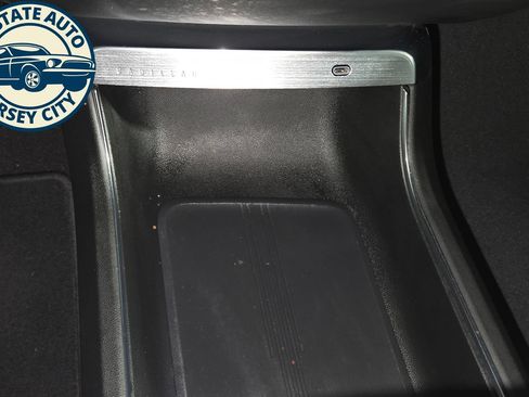 Used 2024 Cadillac Lyriq Tech AWD/4WD image 17