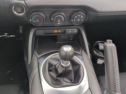New 2026 MAZDA MX-5 Miata Club w/ Interior Package RWD image 17