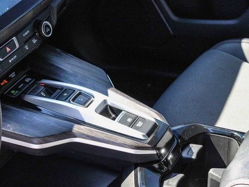 Certified 2019 Honda Clarity Plug-In Hybrid image 18