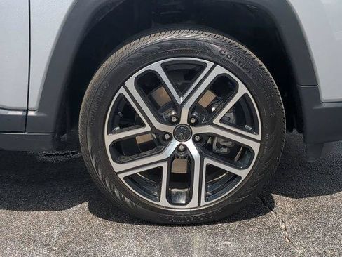 Certified 2025 Jeep Compass Limited AWD/4WD image 11