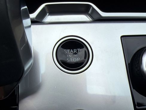 Used 2023 Land Rover Range Rover SE image 27
