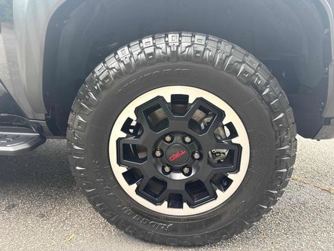 Used 2025 Toyota 4Runner TRD Off-Road AWD/4WD image 32
