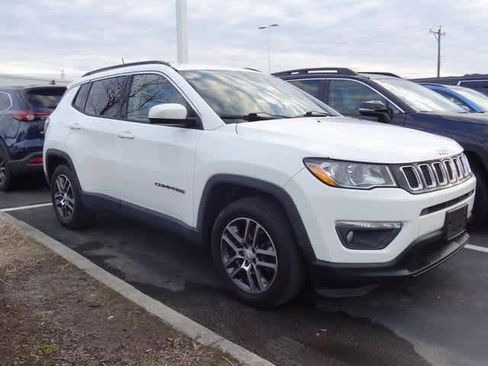 Used 2017 Jeep Compass Latitude w/ Popular Equipment Group image 3