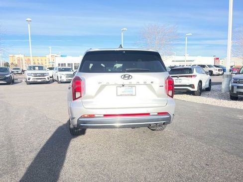 Used 2025 Hyundai Palisade Calligraphy image 4