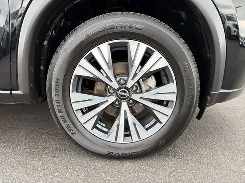 Used 2023 Nissan Rogue SV image 5