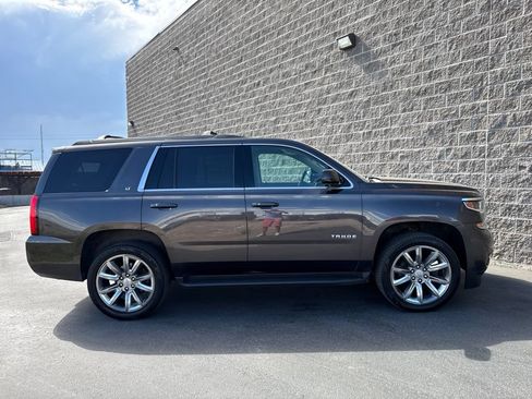 Used 2017 Chevrolet Tahoe LT w/ Luxury Package AWD/4WD image 4