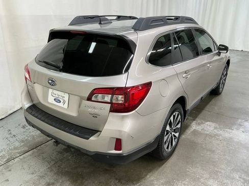 Used 2017 Subaru Outback 2.5i Limited AWD/4WD image 4