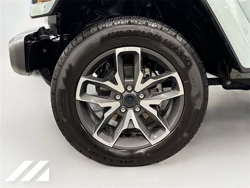 Used 2024 Jeep Wrangler Unlimited w/ Convenience Group image 31