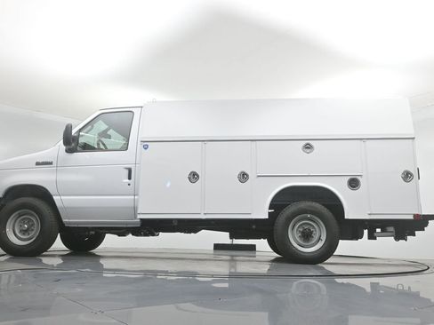 New 2026 Ford E-350 and Econoline 350 Super Duty w/ Power Equipment Group image 50