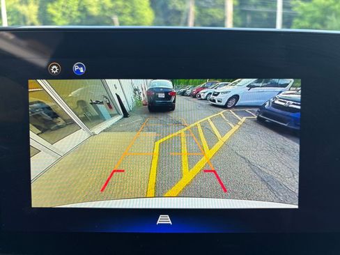 Used 2025 Chevrolet Equinox LT FWD image 24