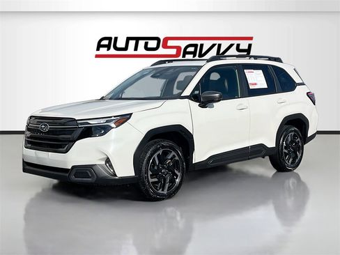 Used 2025 Subaru Forester Limited image 3