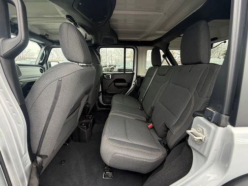 Used 2024 Jeep Wrangler Willys image 16