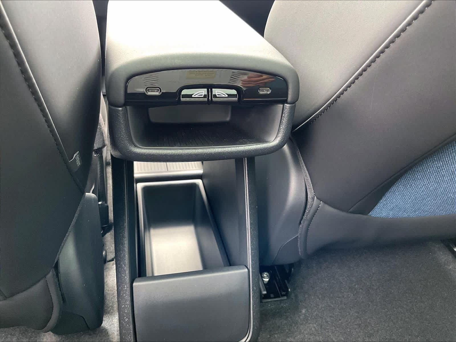 New 2026 Volvo EX30 Plus w/ Protection Package Premier AWD/4WD image 16
