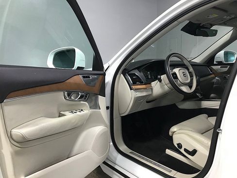 Used 2016 Volvo XC90 T6 Inscription w/ Vision Package AWD/4WD image 9