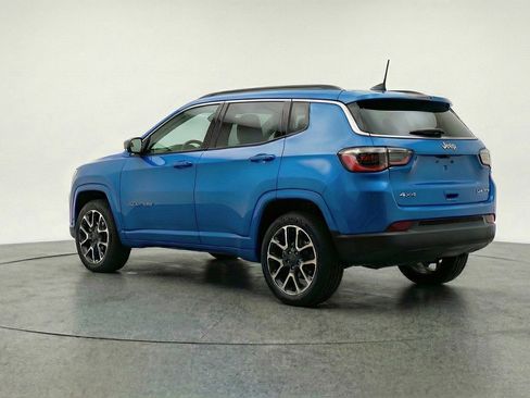 Used 2025 Jeep Compass Limited image 6