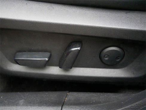 Used 2022 Mitsubishi Outlander SE image 18