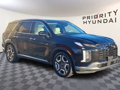 Used 2024 Hyundai Palisade Limited image 3