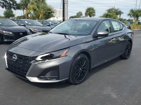 New 2025 Nissan Altima 2.5 SV image 3