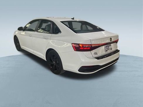 Used 2026 Volkswagen Jetta SE FWD image 40
