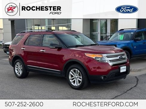 Used 2015 Ford Explorer XLT w/ Equipment Group 202B AWD/4WD image 1
