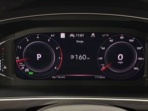 Used 2024 Volkswagen Tiguan SEL R-Line image 17