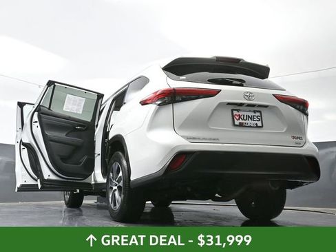 Used 2023 Toyota Highlander XLE FWD image 82