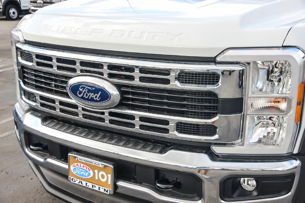 New 2026 Ford F550 4x4 SuperCab Super Duty image 13